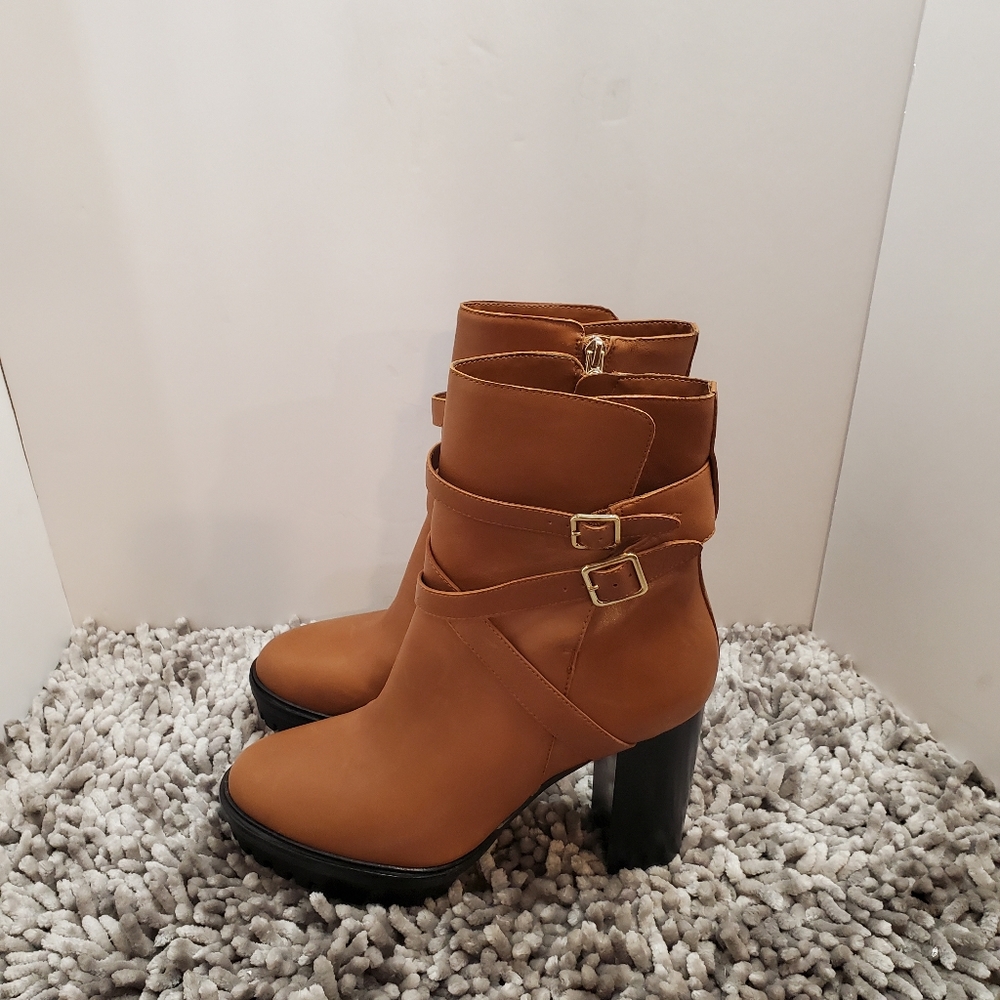 🔥Women's Elisen Buckle Lug Sole Booties